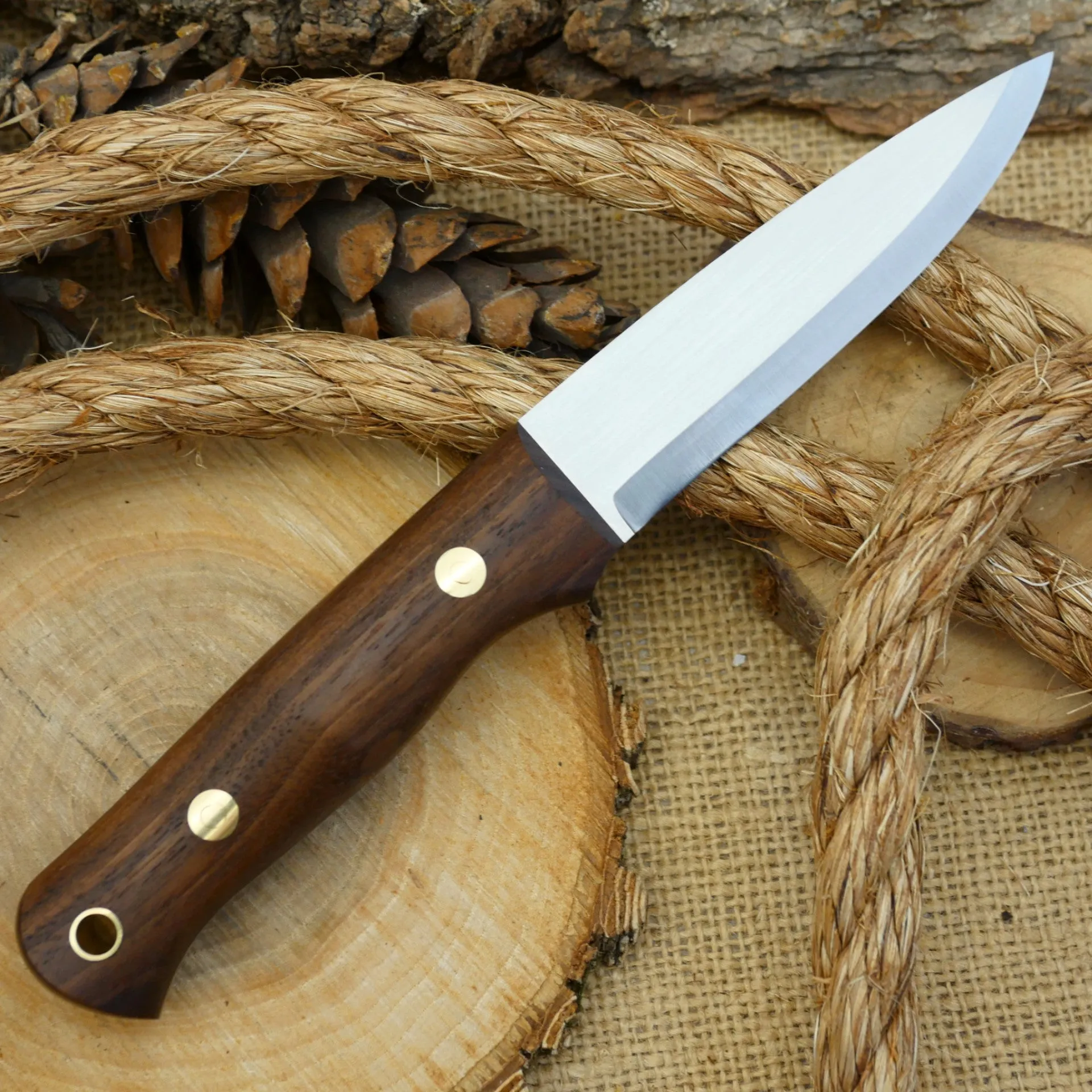Classic: Walnut & Black