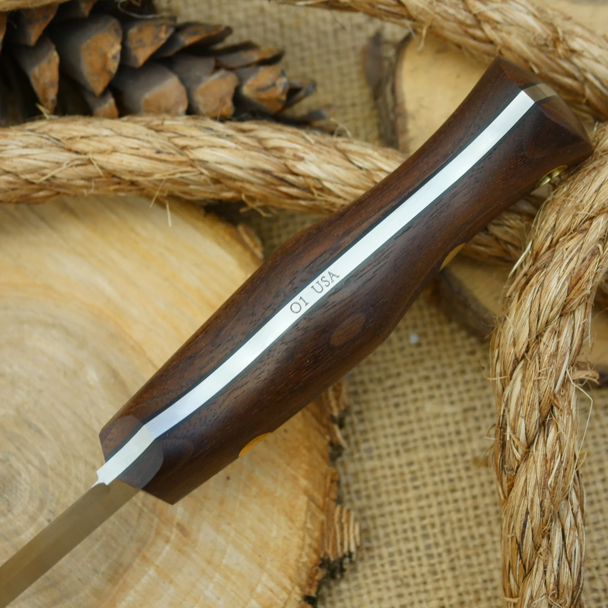 Classic: Walnut & Black