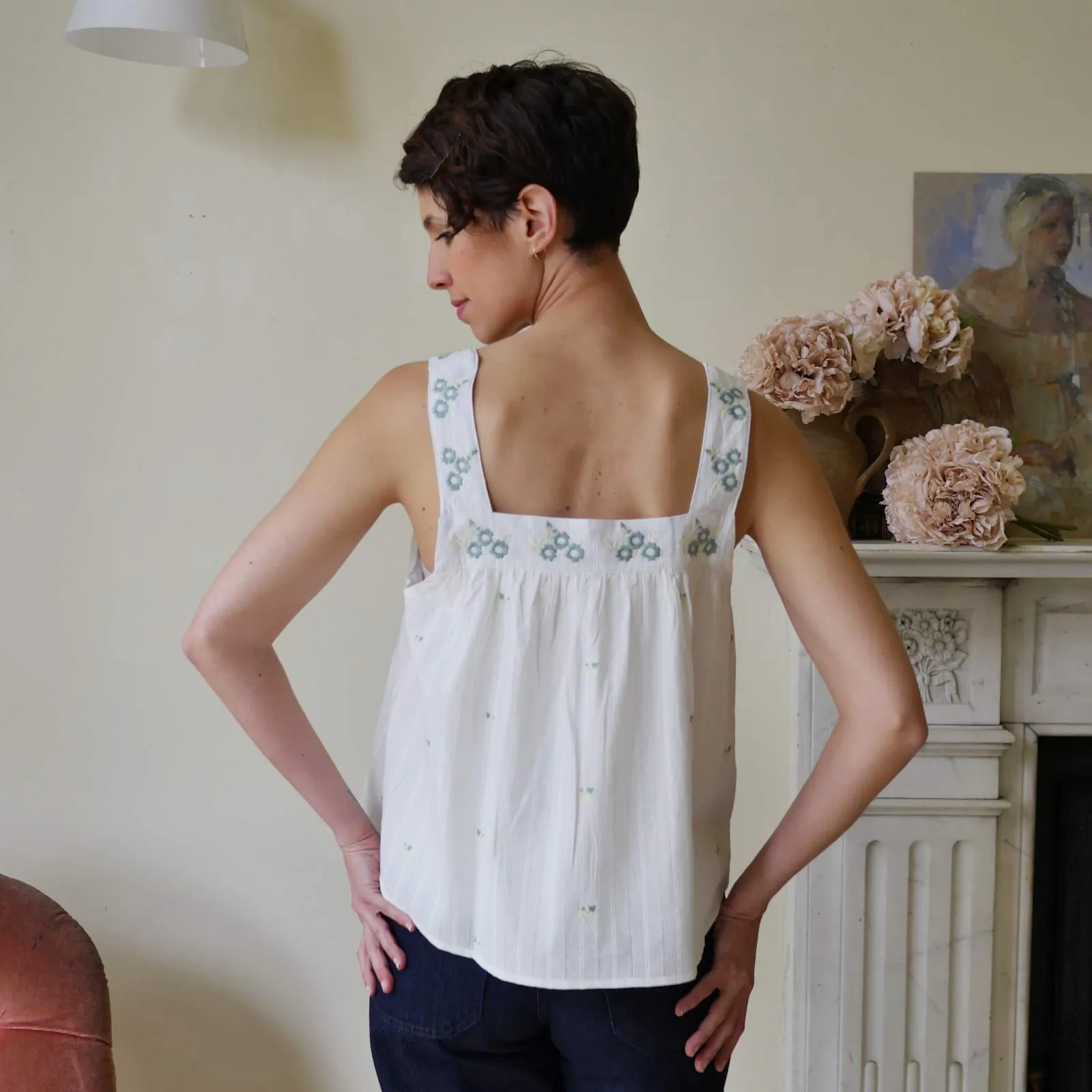 Elegant Floral Embroidered Camisole Top - Stylish Womens Summer Sleeveless Blouse