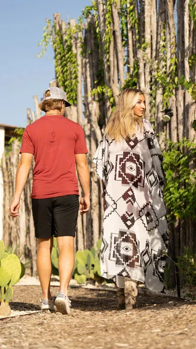 LADIES LONG KIMONO WHITE/BLACK W/AZTEC